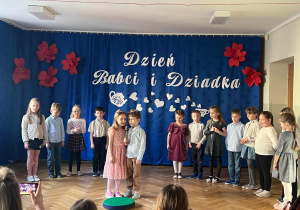 Dzieci podczas występu