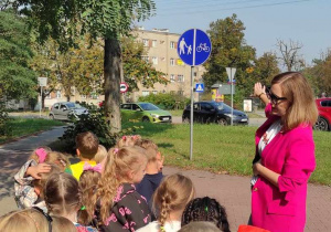 Dzieci poznają zasady prawidłowego poruszania się