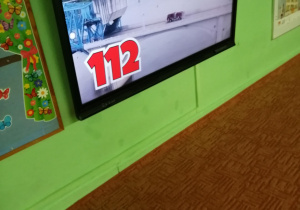 Dzieci utrwalają numer alarmowy