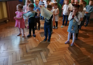 Dzieci podczas występu