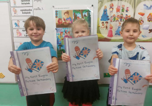 Przedszkolaki i ich książeczka