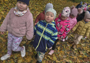 Dzieci podczas spaceru