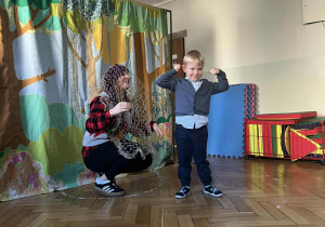 Chłopiec występie na scenie