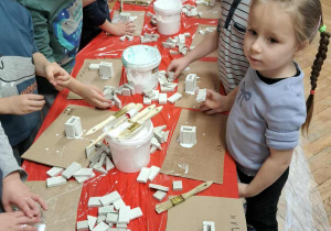 Dzieci podczas pracy