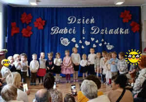 Dzieci podczas występu