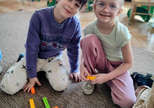 Dzieci i ich ułożona cyfra