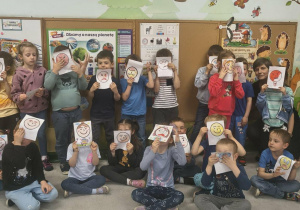 Zdjęcie grupowe dzieci