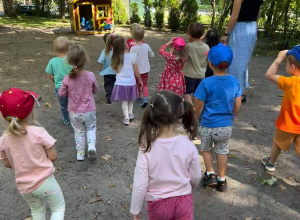 Pierwsze wyjście na plac zabaw