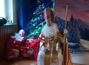 Świąteczne przedstawienie i wizyta Św. Mikołaja